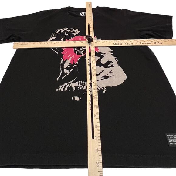 Uniqlo x Capcom UT Street Fighter Akuma Graphic Tee Men’s Medium Black Gamer Tee - Picture 8 of 8